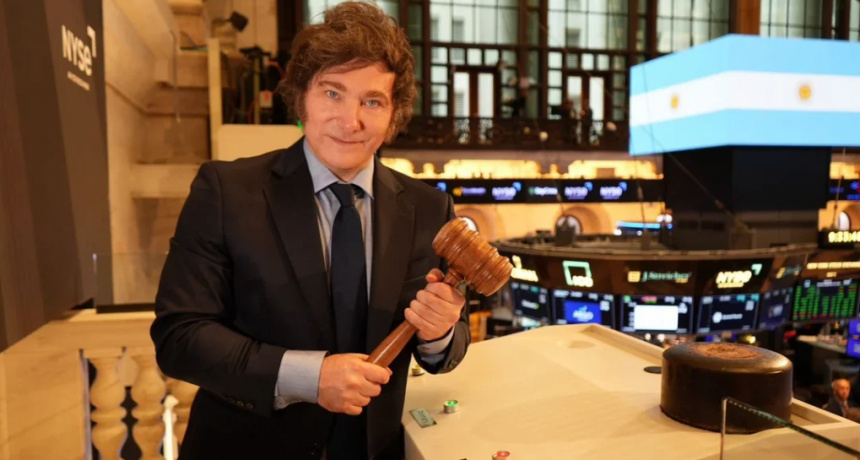 Milei toc&oacute; la campana en Wall Street: &ldquo;No estoy dispuesto a sacrificar el d&eacute;ficit fiscal&rdquo;